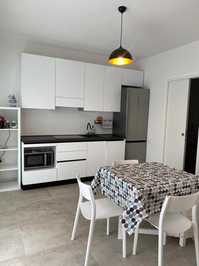 Torregrande Apartments Торе Гранде Екстериор снимка