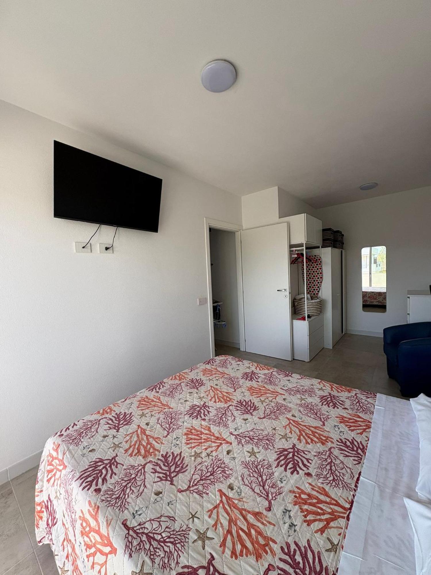 Torregrande Apartments Торе Гранде Екстериор снимка